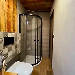 Pod Houbovym Vrchem 2 بيت خشبي *