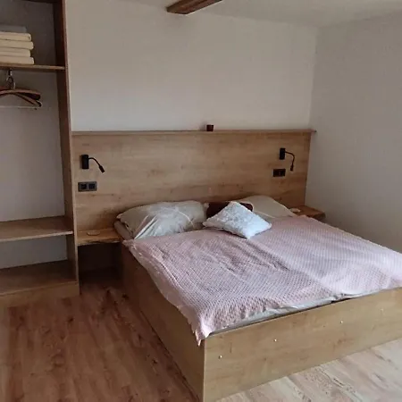 Pod Houbovym Vrchem 2 *
