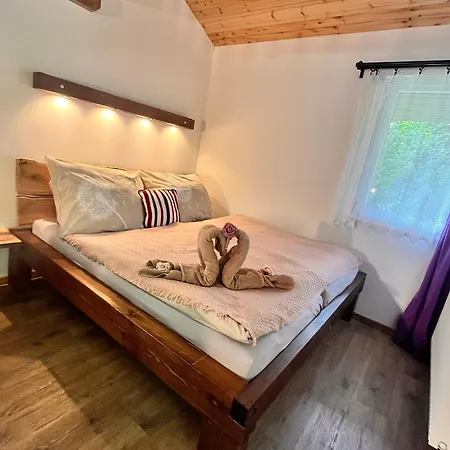 Pod Houbovym Vrchem 2 Lodge *