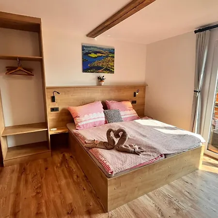 Pod Houbovym Vrchem 2 Lodge *