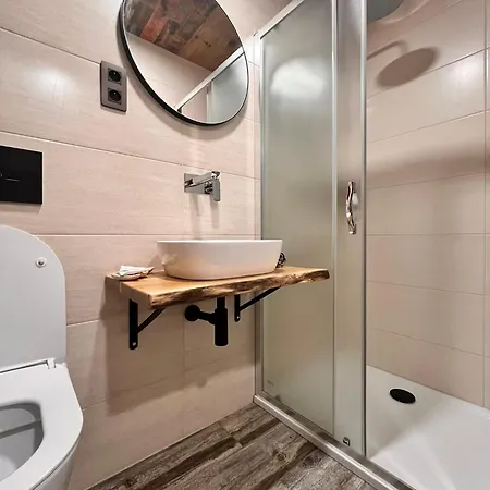 Alojamento de Turismo Selvagem Pod Houbovym Vrchem 2 *
