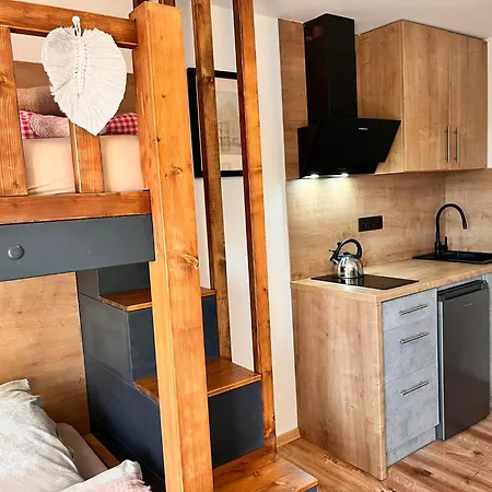 Pod Houbovým Vrchem 2 *