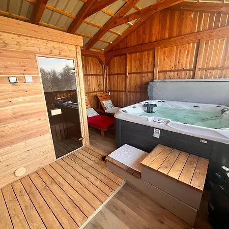 Pod Houbovym Vrchem 2 بيت خشبي