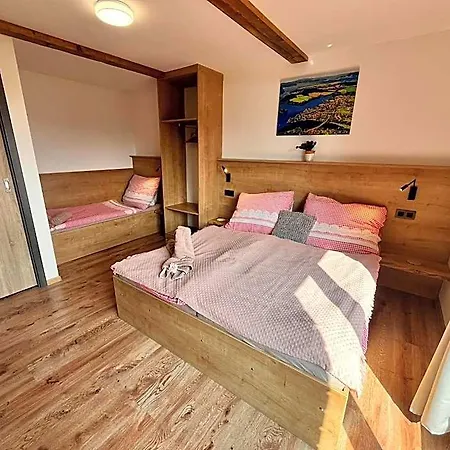 Pod Houbovym Vrchem 2 Horní Planá